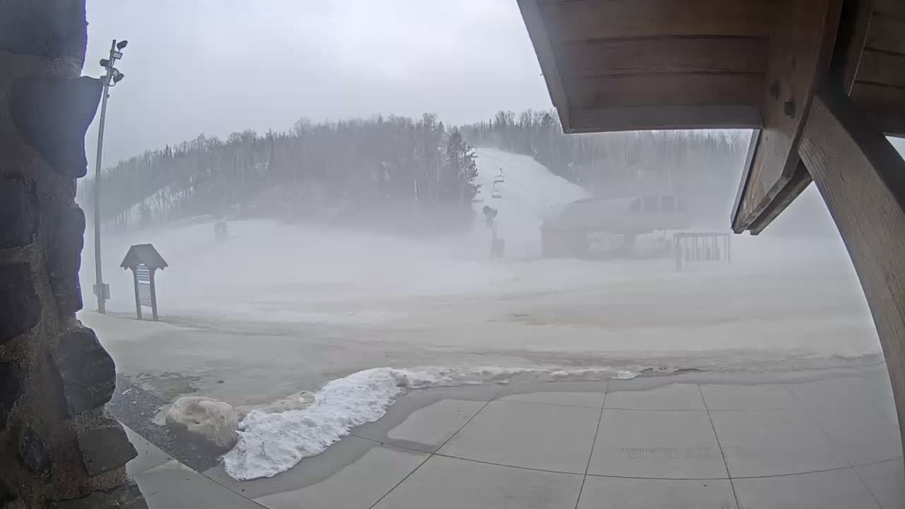 Giants Ridge Main Square, Ski Slopes & Cable Car Live Cam - Biwabik, Saint Louis, Minnesota, USA