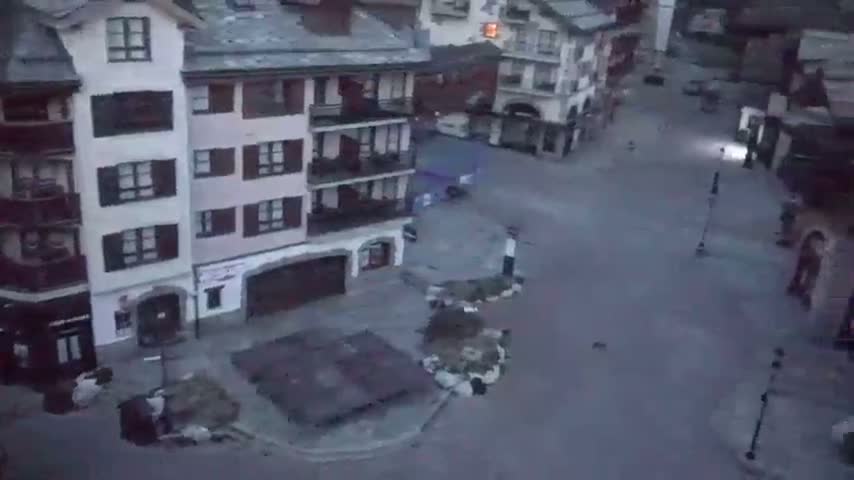Les Arcs, Arc 1950 Ski Village Live Cam - Bourg-Saint-Maurice, Savoie, Auvergne-Rhône-Alpes, France