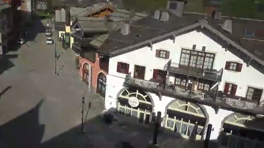 Les Arcs, Arc 1950 Ski Village Live Cam - Bourg-Saint-Maurice, Savoie, Auvergne-Rhône-Alpes, France