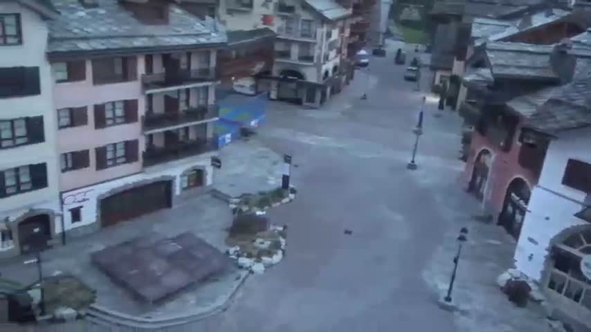 Les Arcs, Arc 1950 Ski Village Live Cam - Bourg-Saint-Maurice, Savoie, Auvergne-Rhône-Alpes, France