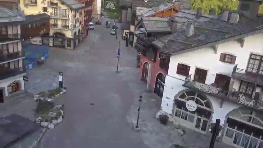 Les Arcs, Arc 1950 Ski Village Live Cam - Bourg-Saint-Maurice, Savoie, Auvergne-Rhône-Alpes, France