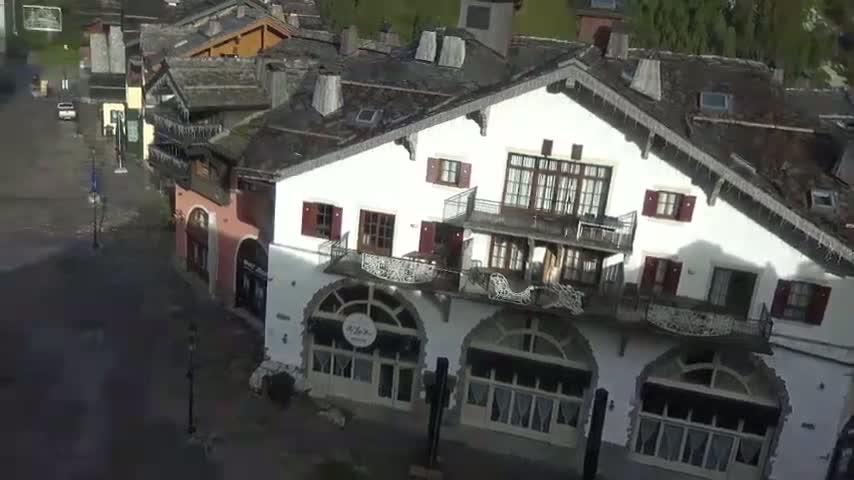 Les Arcs, Arc 1950 Ski Village Live Cam - Bourg-Saint-Maurice, Savoie, Auvergne-Rhône-Alpes, France
