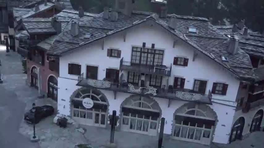 Les Arcs, Arc 1950 Ski Village Live Cam - Bourg-Saint-Maurice, Savoie, Auvergne-Rhône-Alpes, France
