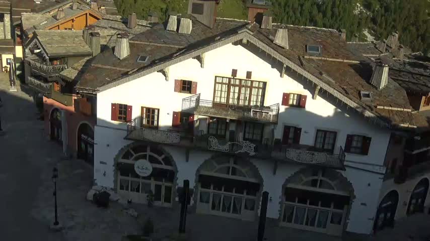 Les Arcs, Arc 1950 Ski Village Live Cam - Bourg-Saint-Maurice, Savoie, Auvergne-Rhône-Alpes, France
