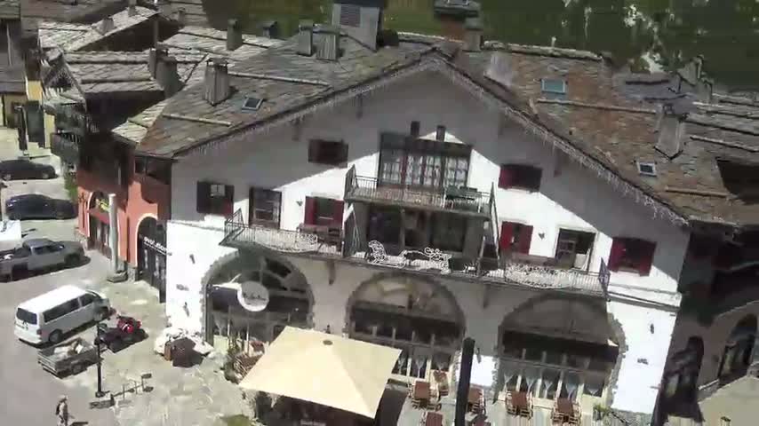 Les Arcs, Arc 1950 Ski Village Live Cam - Bourg-Saint-Maurice, Savoie, Auvergne-Rhône-Alpes, France