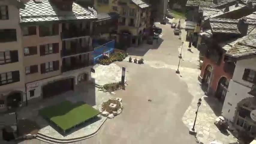 Les Arcs, Arc 1950 Ski Village Live Cam - Bourg-Saint-Maurice, Savoie, Auvergne-Rhône-Alpes, France