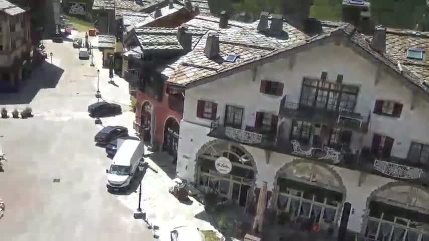 Les Arcs, Arc 1950 Ski Village Live Cam - Bourg-Saint-Maurice, Savoie, Auvergne-Rhône-Alpes, France