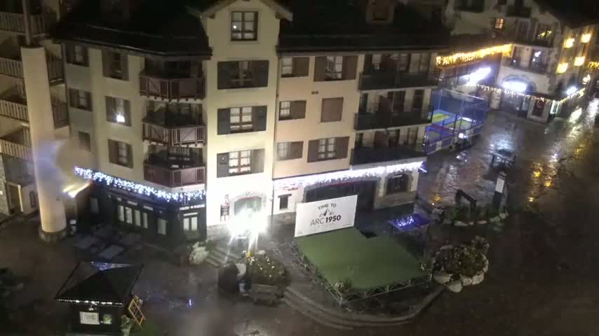 Les Arcs, Arc 1950 Ski Village Live Cam - Bourg-Saint-Maurice, Savoie, Auvergne-Rhône-Alpes, France