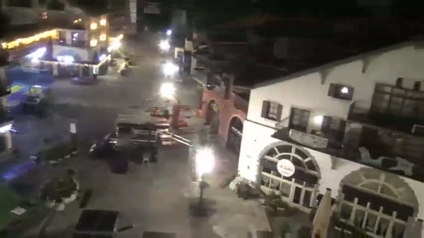 Les Arcs, Arc 1950 Ski Village Live Cam - Bourg-Saint-Maurice, Savoie, Auvergne-Rhône-Alpes, France