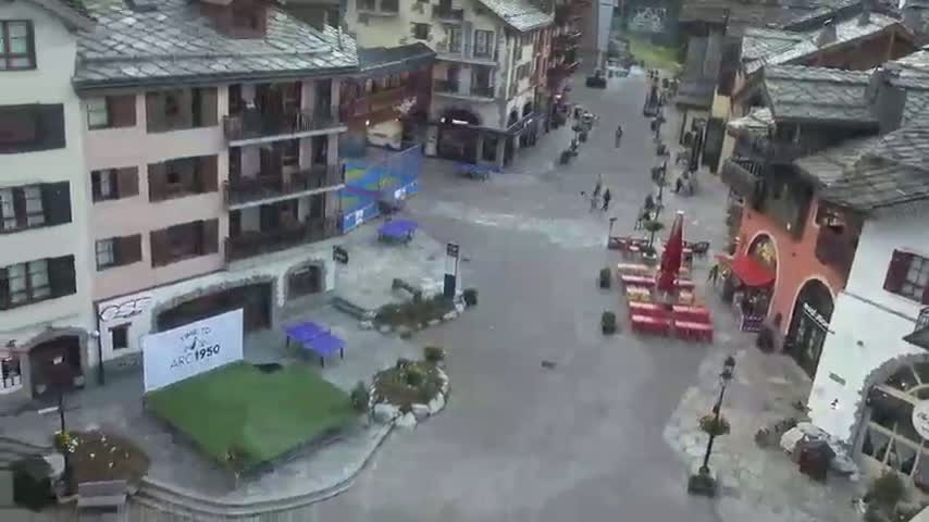 Les Arcs, Arc 1950 Ski Village Live Cam - Bourg-Saint-Maurice, Savoie, Auvergne-Rhône-Alpes, France