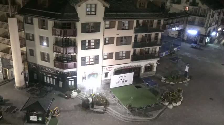 Les Arcs, Arc 1950 Ski Village Live Cam - Bourg-Saint-Maurice, Savoie, Auvergne-Rhône-Alpes, France