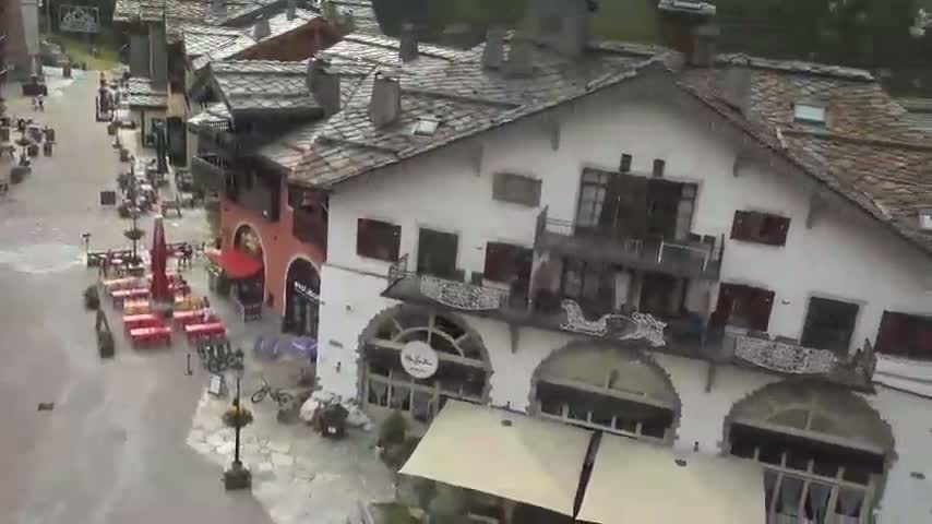 Les Arcs, Arc 1950 Ski Village Live Cam - Bourg-Saint-Maurice, Savoie, Auvergne-Rhône-Alpes, France
