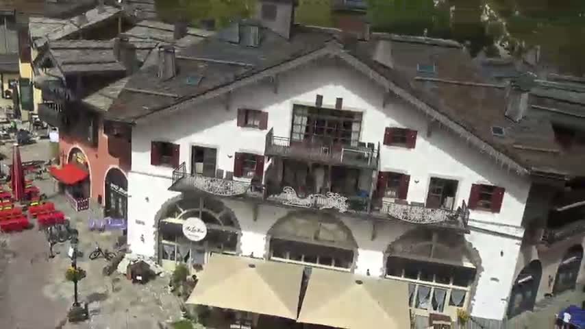 Les Arcs, Arc 1950 Ski Village Live Cam - Bourg-Saint-Maurice, Savoie, Auvergne-Rhône-Alpes, France