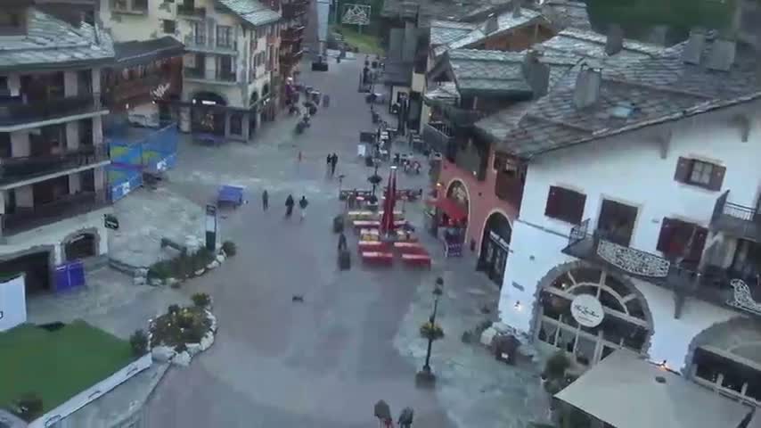 Les Arcs, Arc 1950 Ski Village Live Cam - Bourg-Saint-Maurice, Savoie, Auvergne-Rhône-Alpes, France
