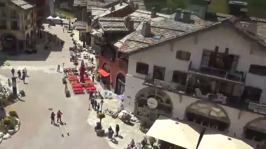 Les Arcs, Arc 1950 Ski Village Live Cam - Bourg-Saint-Maurice, Savoie, Auvergne-Rhône-Alpes, France