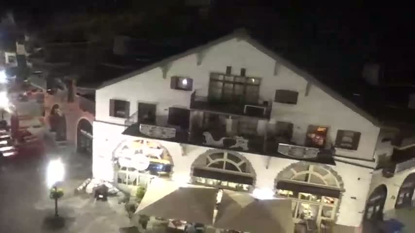 Les Arcs, Arc 1950 Ski Village Live Cam - Bourg-Saint-Maurice, Savoie, Auvergne-Rhône-Alpes, France