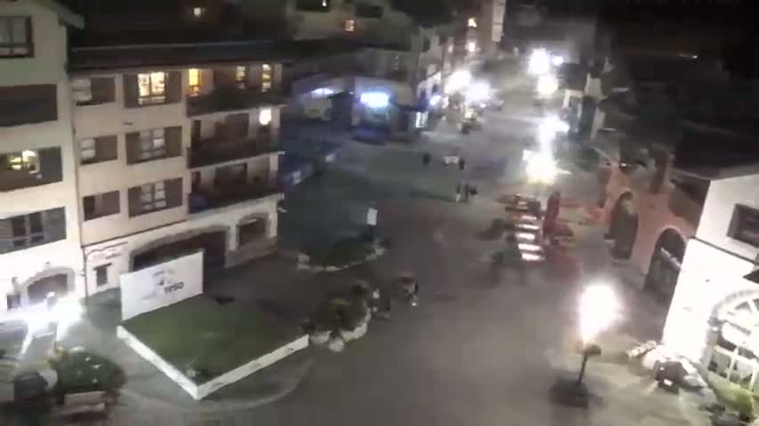 Les Arcs, Arc 1950 Ski Village Live Cam - Bourg-Saint-Maurice, Savoie, Auvergne-Rhône-Alpes, France