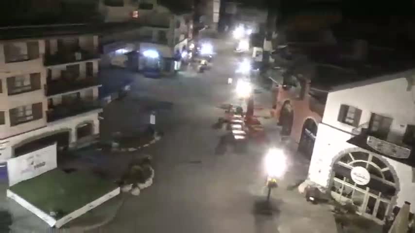 Les Arcs, Arc 1950 Ski Village Live Cam - Bourg-Saint-Maurice, Savoie, Auvergne-Rhône-Alpes, France