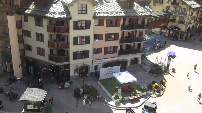 Les Arcs, Arc 1950 Ski Village Live Cam - Bourg-Saint-Maurice, Savoie, Auvergne-Rhône-Alpes, France