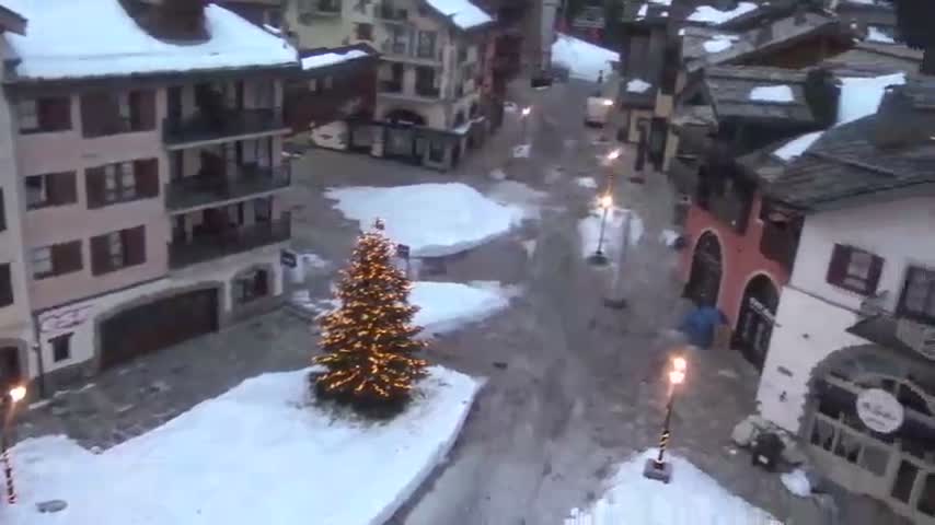 Les Arcs, Arc 1950 Ski Village Live Cam - Bourg-Saint-Maurice, Savoie, Auvergne-Rhône-Alpes, France