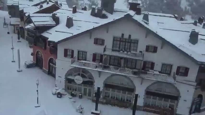 Les Arcs, Arc 1950 Ski Village Live Cam - Bourg-Saint-Maurice, Savoie, Auvergne-Rhône-Alpes, France