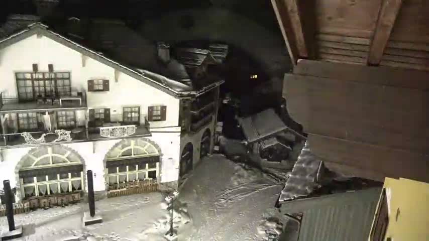 Les Arcs, Arc 1950 Ski Village Live Cam - Bourg-Saint-Maurice, Savoie, Auvergne-Rhône-Alpes, France
