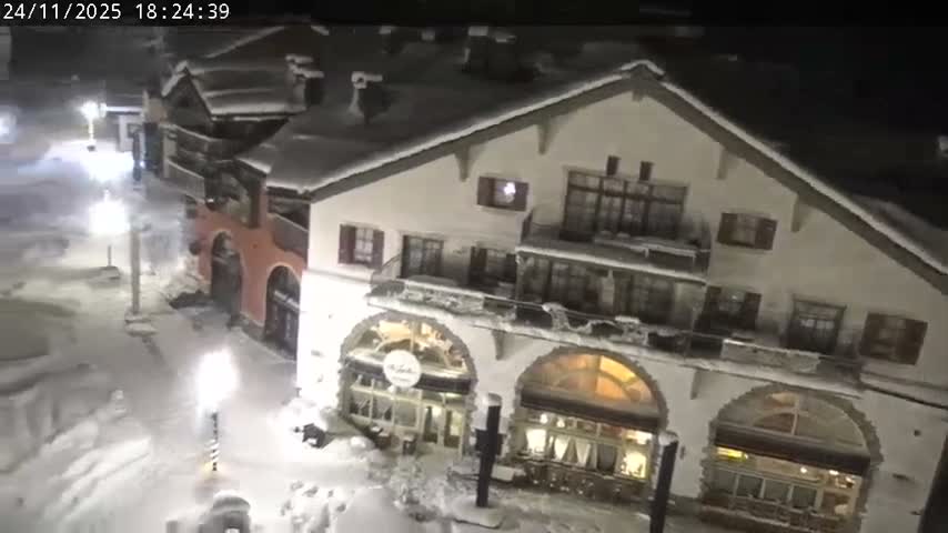 Les Arcs, Arc 1950 Ski Village Live Cam - Bourg-Saint-Maurice, Savoie, Auvergne-Rhône-Alpes, France