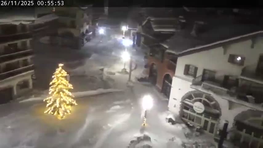 Les Arcs, Arc 1950 Ski Village Live Cam - Bourg-Saint-Maurice, Savoie, Auvergne-Rhône-Alpes, France