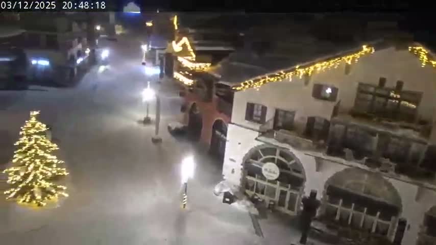 Les Arcs, Arc 1950 Ski Village Live Cam - Bourg-Saint-Maurice, Savoie, Auvergne-Rhône-Alpes, France