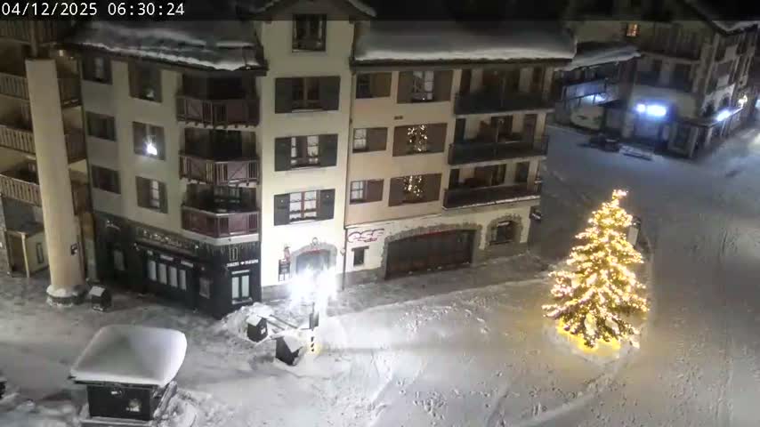 Les Arcs, Arc 1950 Ski Village Live Cam - Bourg-Saint-Maurice, Savoie, Auvergne-Rhône-Alpes, France