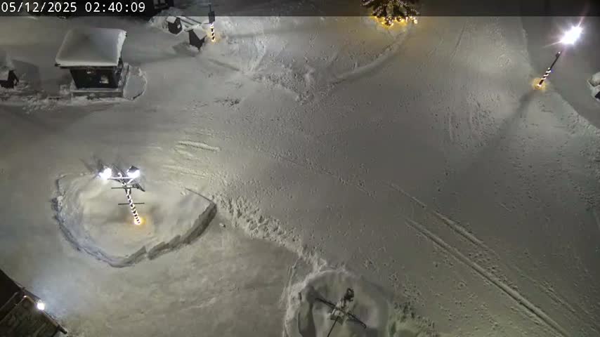 Les Arcs, Arc 1950 Ski Village Live Cam - Bourg-Saint-Maurice, Savoie, Auvergne-Rhône-Alpes, France
