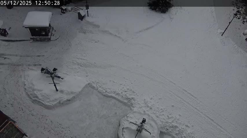 Les Arcs, Arc 1950 Ski Village Live Cam - Bourg-Saint-Maurice, Savoie, Auvergne-Rhône-Alpes, France