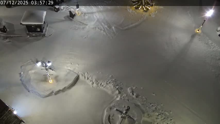 Les Arcs, Arc 1950 Ski Village Live Cam - Bourg-Saint-Maurice, Savoie, Auvergne-Rhône-Alpes, France