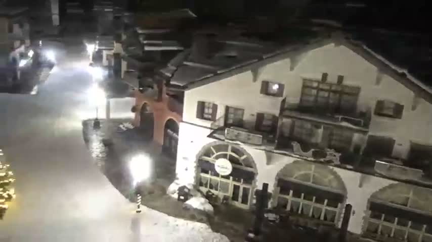 Les Arcs, Arc 1950 Ski Village Live Cam - Bourg-Saint-Maurice, Savoie, Auvergne-Rhône-Alpes, France