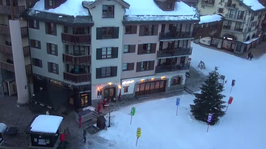 Les Arcs, Arc 1950 Ski Village Live Cam - Bourg-Saint-Maurice, Savoie, Auvergne-Rhône-Alpes, France