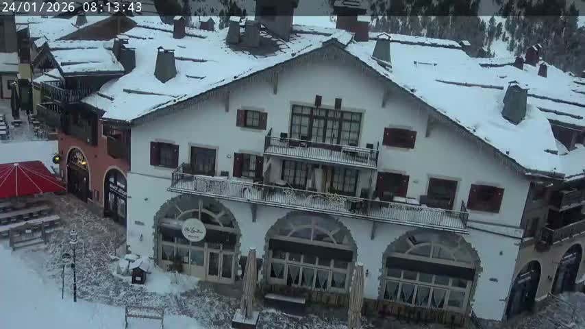 Les Arcs, Arc 1950 Ski Village Live Cam - Bourg-Saint-Maurice, Savoie, Auvergne-Rhône-Alpes, France