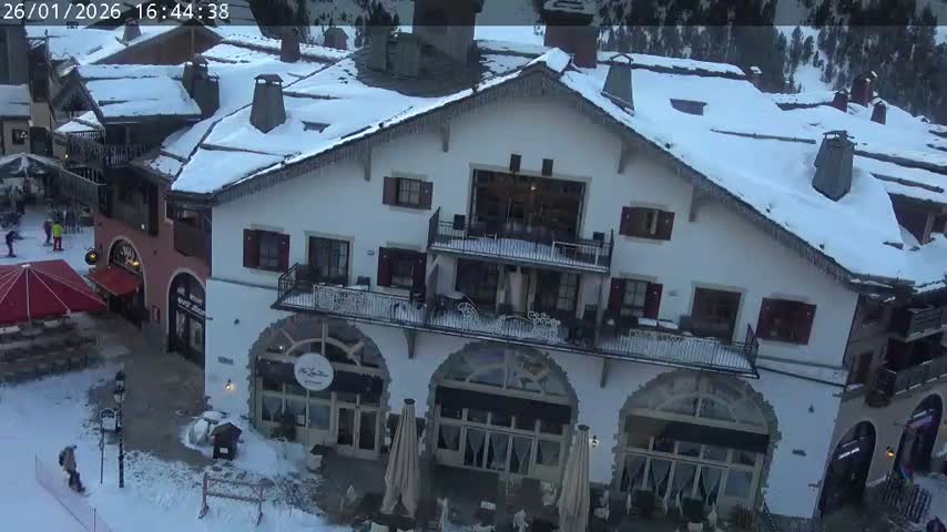 Les Arcs, Arc 1950 Ski Village Live Cam - Bourg-Saint-Maurice, Savoie, Auvergne-Rhône-Alpes, France