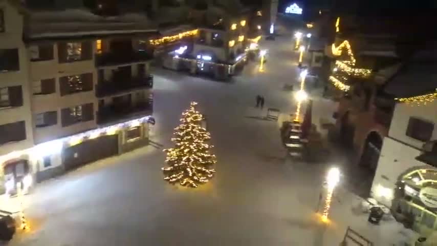Les Arcs, Arc 1950 Ski Village Live Cam - Bourg-Saint-Maurice, Savoie, Auvergne-Rhône-Alpes, France