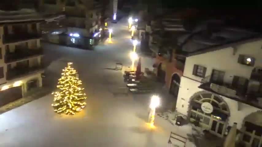Les Arcs, Arc 1950 Ski Village Live Cam - Bourg-Saint-Maurice, Savoie, Auvergne-Rhône-Alpes, France