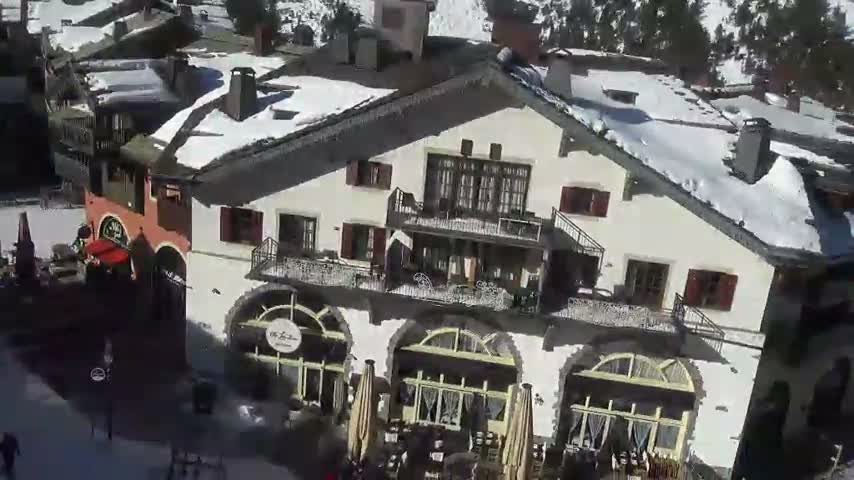 Les Arcs, Arc 1950 Ski Village Live Cam - Bourg-Saint-Maurice, Savoie, Auvergne-Rhône-Alpes, France