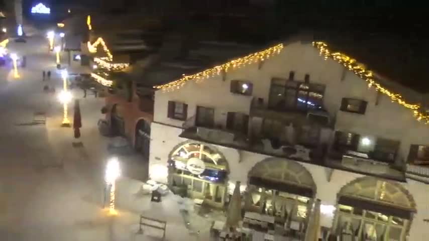 Les Arcs, Arc 1950 Ski Village Live Cam - Bourg-Saint-Maurice, Savoie, Auvergne-Rhône-Alpes, France