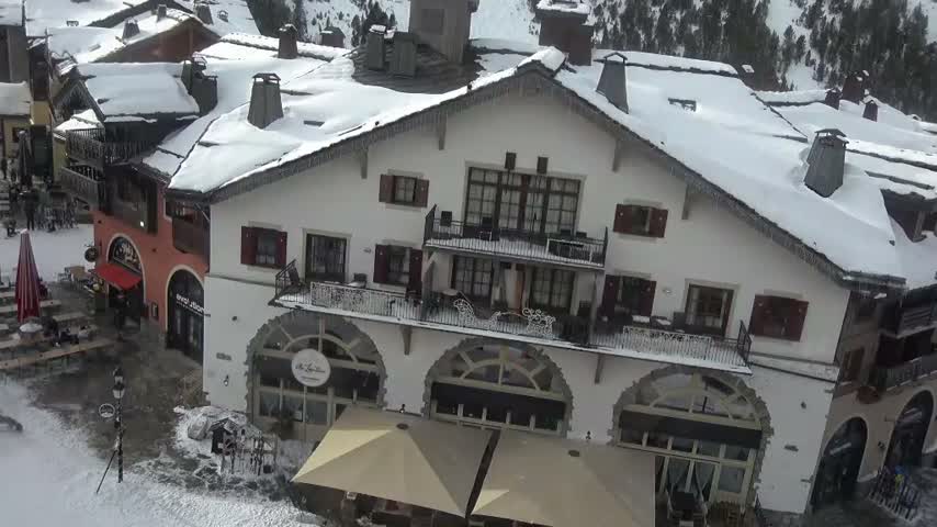Les Arcs, Arc 1950 Ski Village Live Cam - Bourg-Saint-Maurice, Savoie, Auvergne-Rhône-Alpes, France