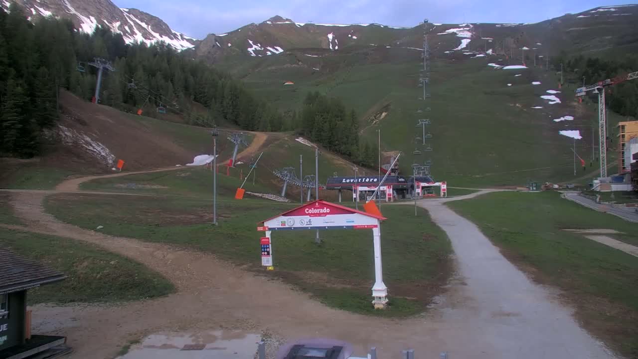 La Plagne Tarentaise, La Plagne Ski Village & Ski Slopes Live Cam - Bourg-Saint-Maurice, Savoie, 	Auvergne-Rhône-Alpes, France