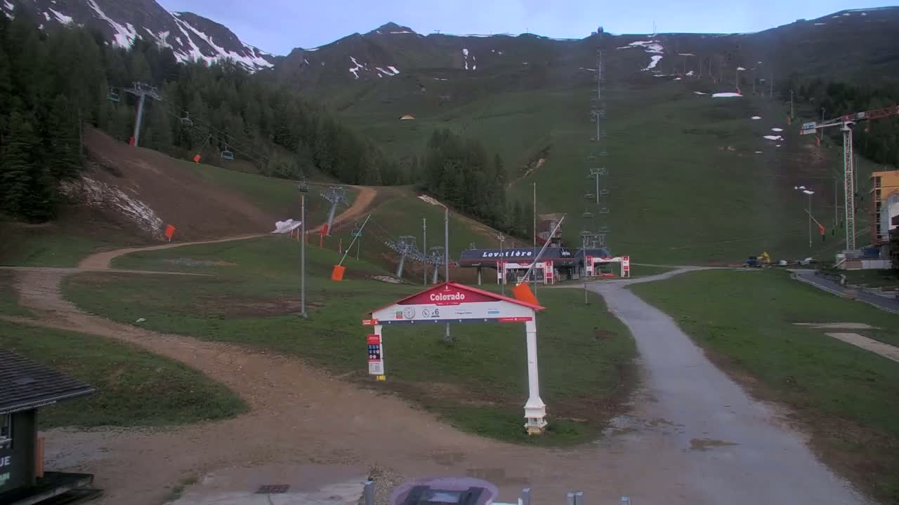 La Plagne Tarentaise, La Plagne Ski Village & Ski Slopes Live Cam - Bourg-Saint-Maurice, Savoie, 	Auvergne-Rhône-Alpes, France