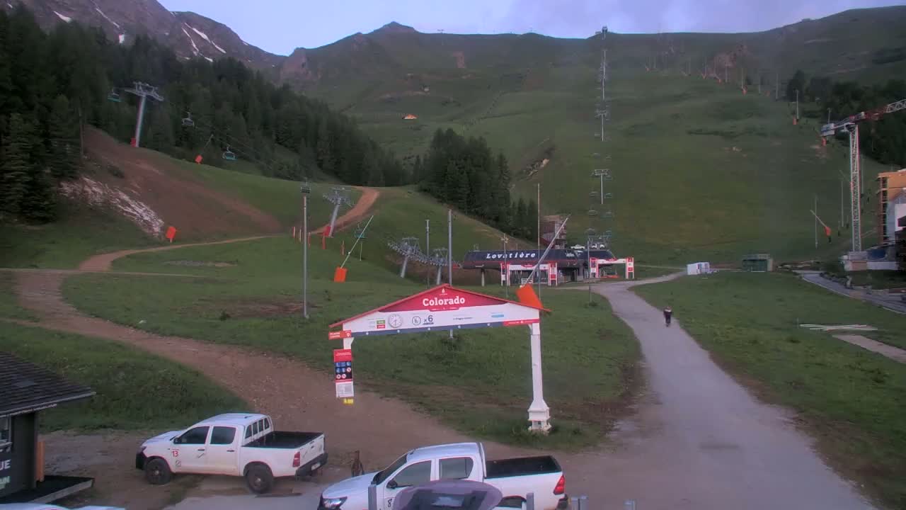La Plagne Tarentaise, La Plagne Ski Village & Ski Slopes Live Cam - Bourg-Saint-Maurice, Savoie, 	Auvergne-Rhône-Alpes, France