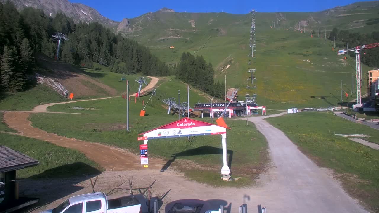 La Plagne Tarentaise, La Plagne Ski Village & Ski Slopes Live Cam - Bourg-Saint-Maurice, Savoie, 	Auvergne-Rhône-Alpes, France