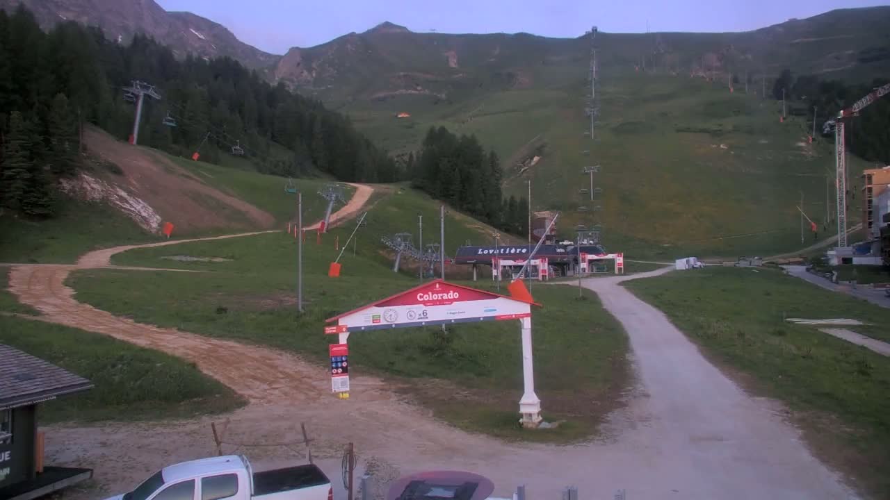 La Plagne Tarentaise, La Plagne Ski Village & Ski Slopes Live Cam - Bourg-Saint-Maurice, Savoie, 	Auvergne-Rhône-Alpes, France