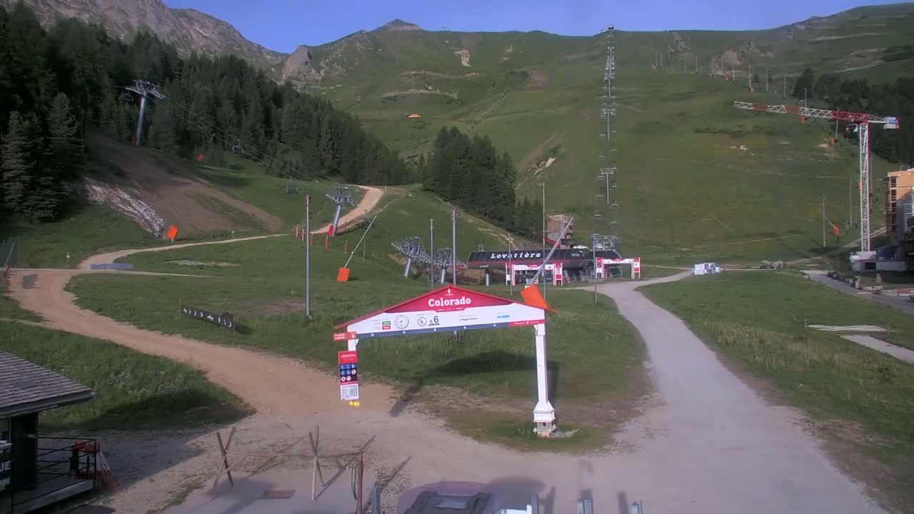 La Plagne Tarentaise, La Plagne Ski Village & Ski Slopes Live Cam - Bourg-Saint-Maurice, Savoie, 	Auvergne-Rhône-Alpes, France