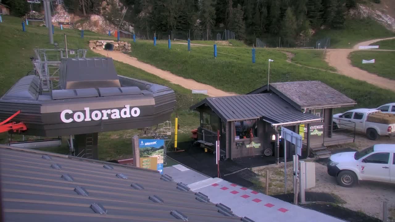 La Plagne Tarentaise, La Plagne Ski Village & Ski Slopes Live Cam - Bourg-Saint-Maurice, Savoie, 	Auvergne-Rhône-Alpes, France