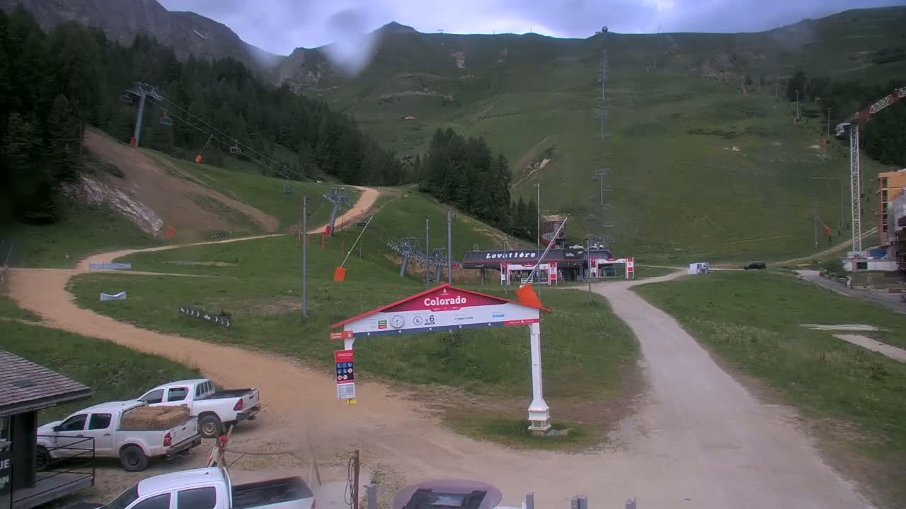La Plagne Tarentaise, La Plagne Ski Village & Ski Slopes Live Cam - Bourg-Saint-Maurice, Savoie, 	Auvergne-Rhône-Alpes, France